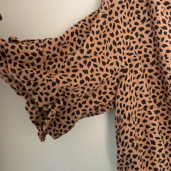 ABERCROMBIE & FITCH - Smocked Waist Top - Picture 3 of 4